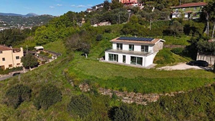 Casa con 6 locali in vendita in Iscalonga, Agropoli