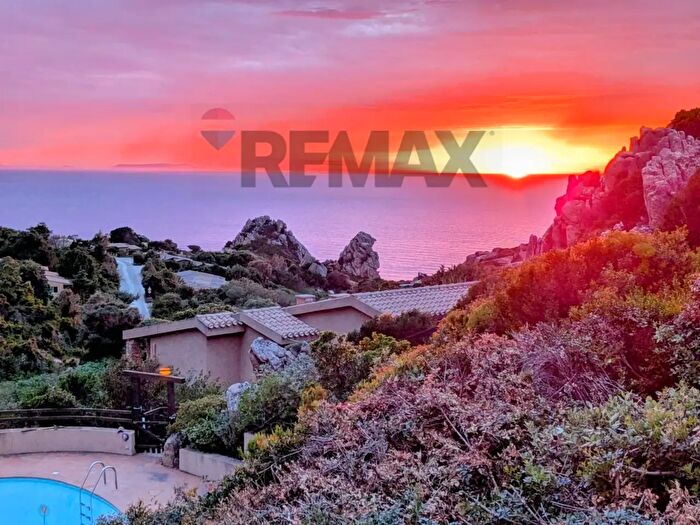 Appartamento trilocale in vendita in La Sassuledda Loc Costa Paradiso, Trinità d'Agultu e Vignola