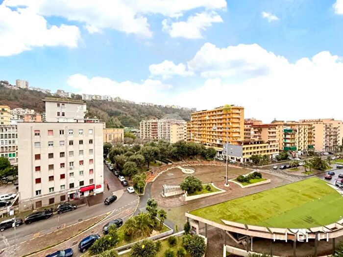 Appartamento bilocale in vendita in Largo Lala Alessandro, Napoli