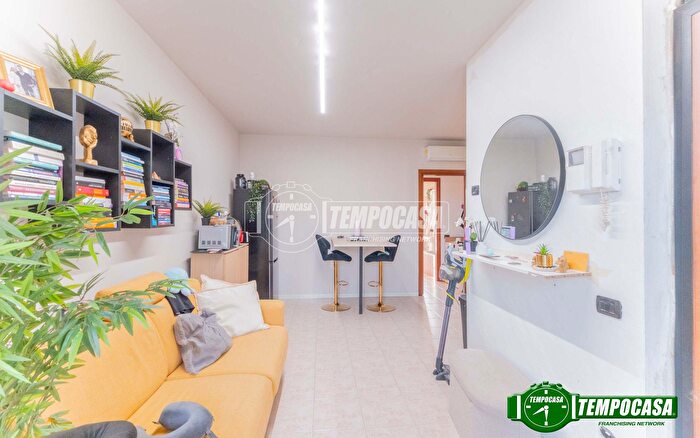 Appartamento bilocale in vendita in Via Don Luigi Milani Castellazzo De Barzi, Robecco Sul Naviglio