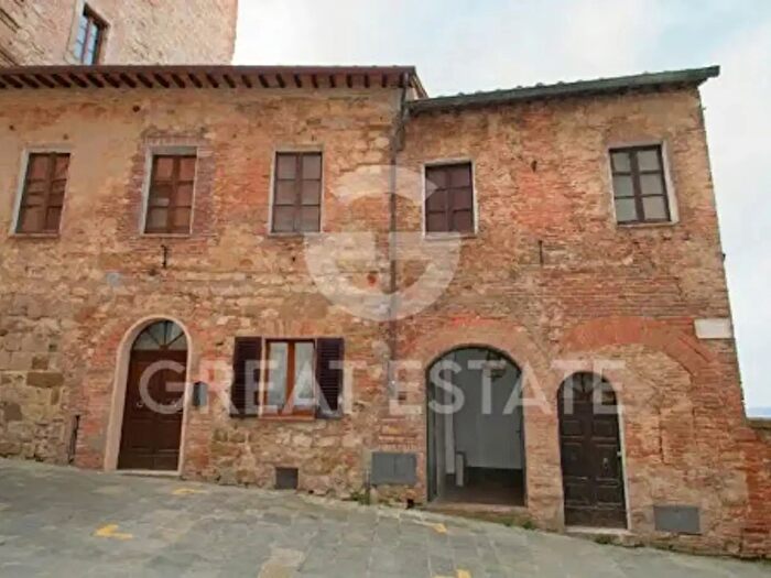 Appartamento con 6 locali in vendita in Via dellOpio nel Corso, Montepulciano