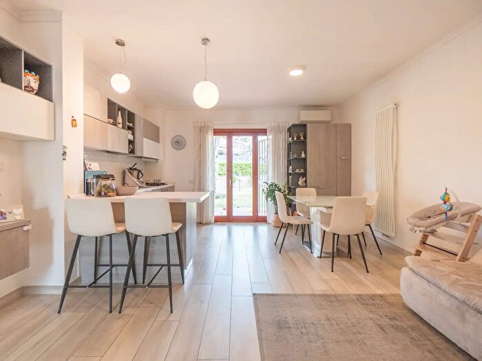 Casa con 8 locali in vendita in Via Moricone, Ciampino