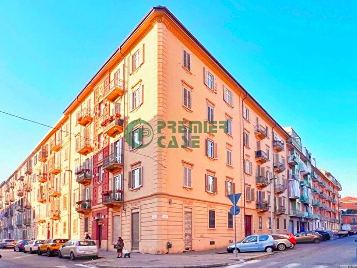 Appartamento con 5 locali in affitto in via Monte Rosa, Barriera di Milano, Torino