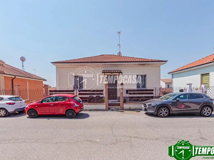 Casa quadrilocale in vendita in Via dei Pollaioli, Pavia