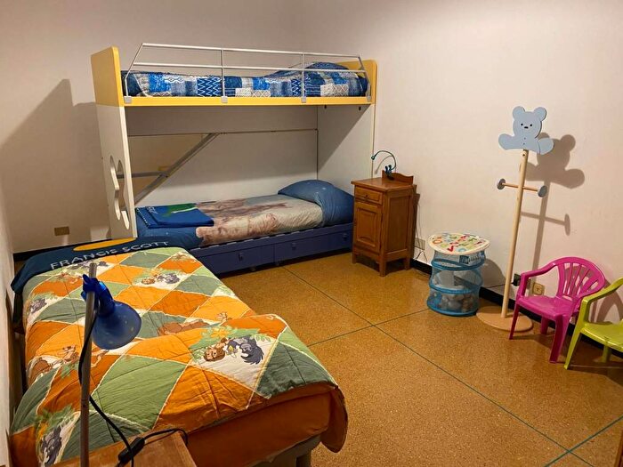 Appartamento quadrilocale in affitto in Via Brigata Salerno, Sturla, Genova