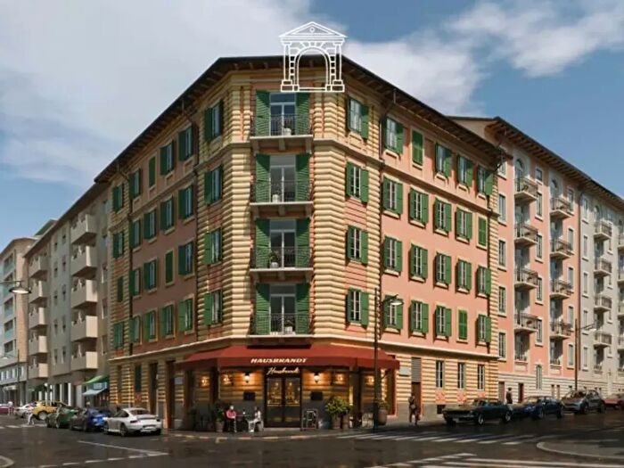 Appartamento trilocale in vendita in Via Edmondo De Amicis, Trieste