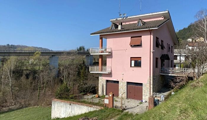 Appartamento in vendita in Roccavignale Savona Liguria Italia, Roccavignale