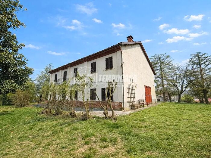 Casa con 9 locali in vendita in Via Aldo Leone, Castello Di Annone