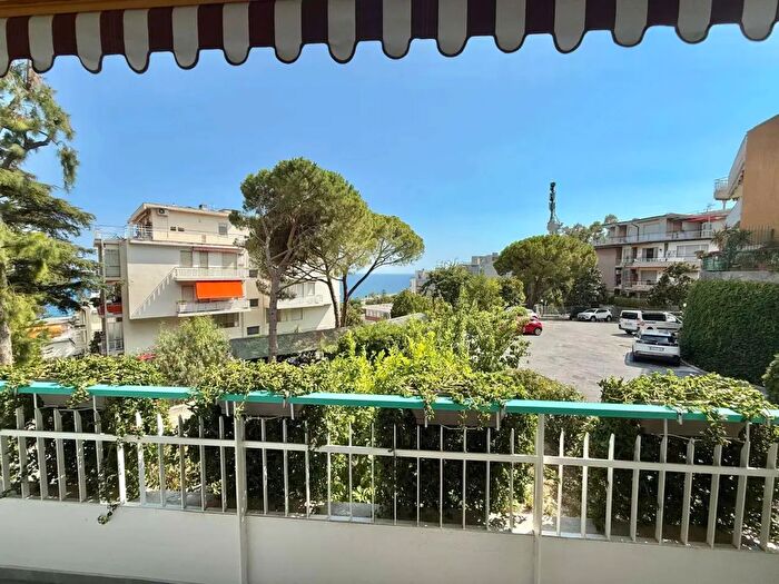 Appartamento trilocale in vendita in Via Padre Semeria, Sanremo