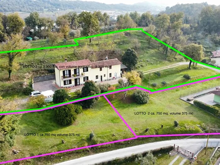 Casa quadrilocale in vendita in Via Pellegrine, Gavardo
