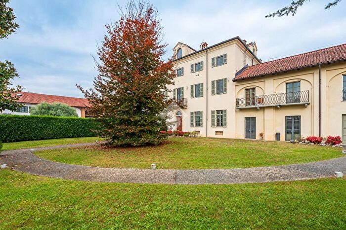 Appartamento trilocale in vendita in Via Giosuè Carducci, Druento