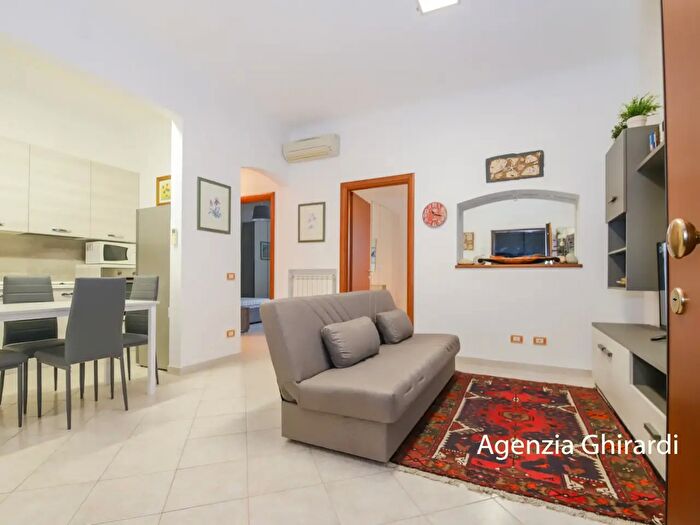 Appartamento con 5 locali in affitto in Via Gino Capponi, Genova