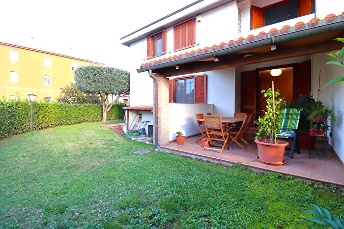 Casa quadrilocale in vendita in Via a Mozzoni, Terni