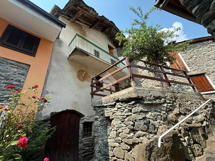Casa con 5 locali in vendita in Via Civrari, Lemie