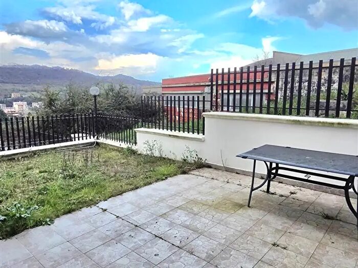 Appartamento trilocale in vendita in Pratola Serra