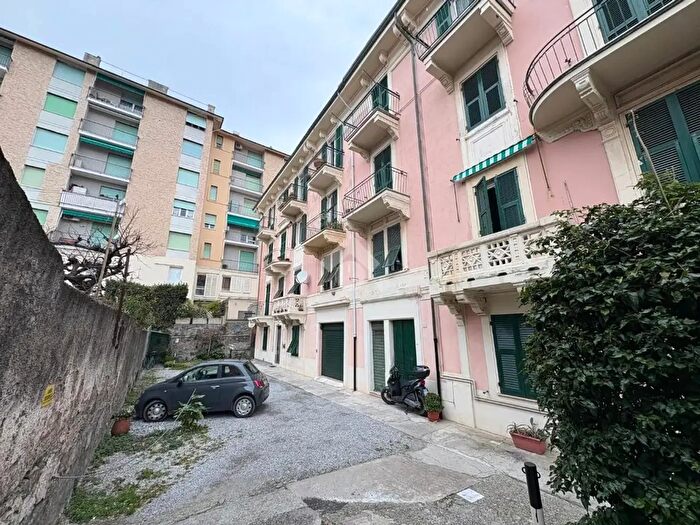 Appartamento quadrilocale in vendita in Via Marina Giulia, Chiavari