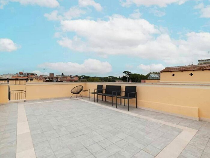 Appartamento trilocale in affitto in Via Cavour, Colle Oppio, Roma