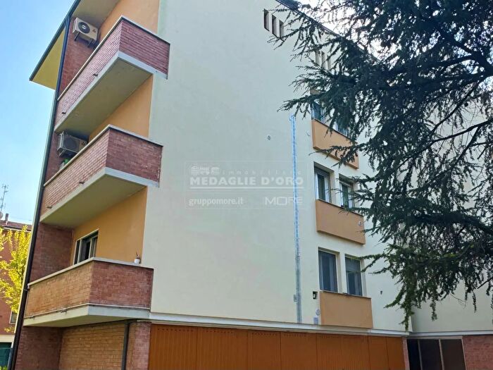 Appartamento con 5 locali in vendita in AdZe Via Villa dOro, Modena