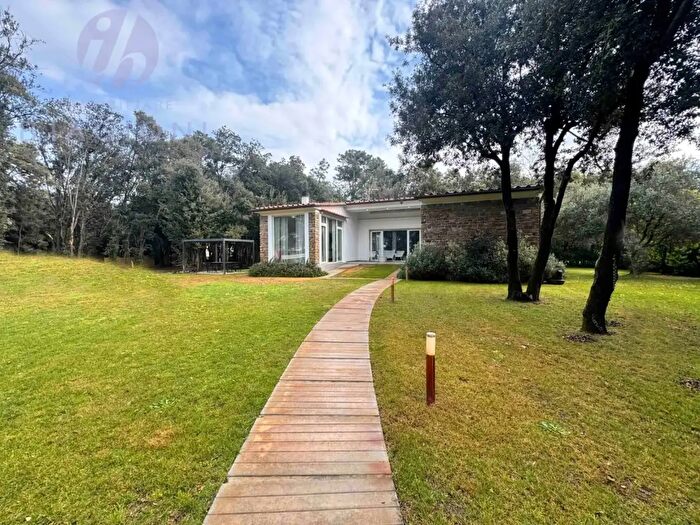 Casa con 7 locali in vendita in Pietrasanta