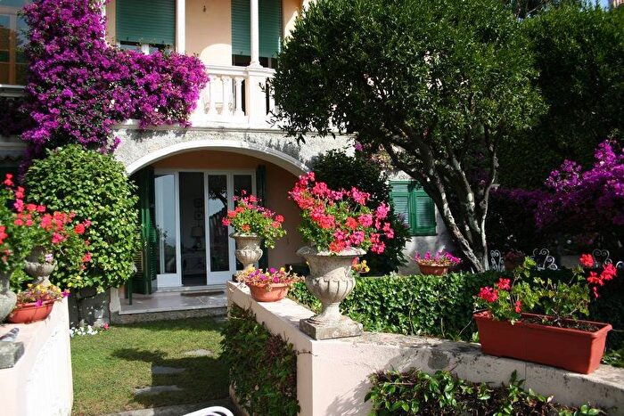 Appartamento quadrilocale in affitto in Viale Benedetto Costa, Centro, Santa Margherita Ligure