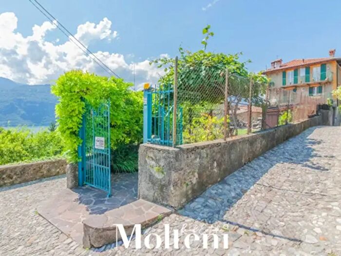 Casa quadrilocale in vendita in Via S Michele, Lierna