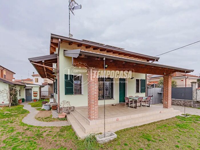 Casa quadrilocale in vendita in Mortara