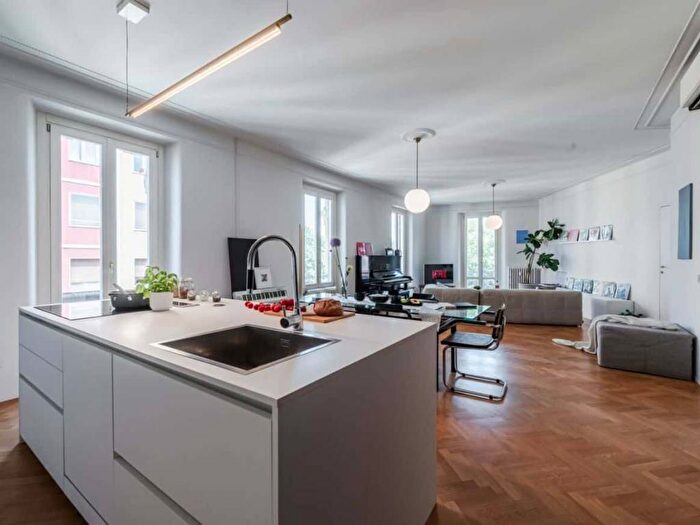 Appartamento bilocale in affitto in Piazzale Segrino, Isola, Milano