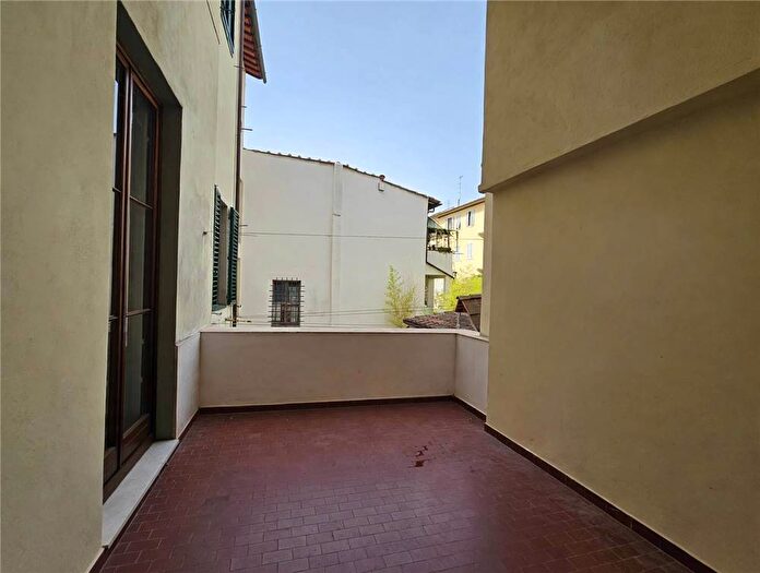 Appartamento con 5 locali in vendita in Via del Porcellana, Santa Maria Novella, Firenze