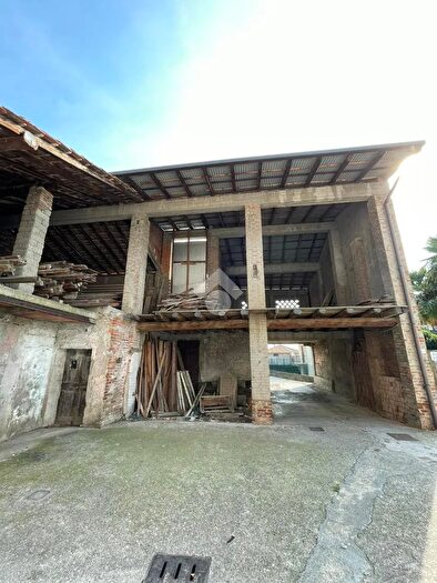 Casa trilocale in vendita in Via Dante Alighieri, Urgnano