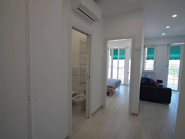 Appartamento bilocale in affitto in Via Montevideo, Borghetto Santo Spirito