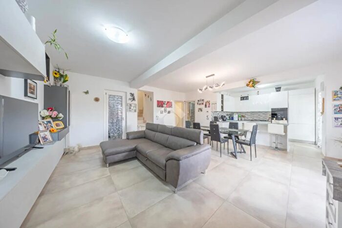 Casa quadrilocale in vendita in Via Francesco Borromini, Guidonia Montecelio