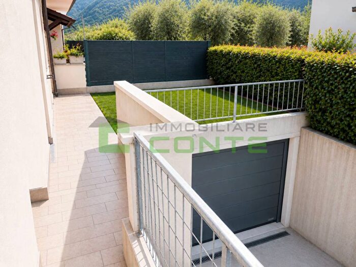 Casa con 6 locali in affitto in Via Roma, Pove del Grappa