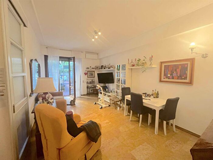 Appartamento con 5 locali in affitto in Via Fra' Domenico Buonvicini, Libertà Savonarola, Firenze