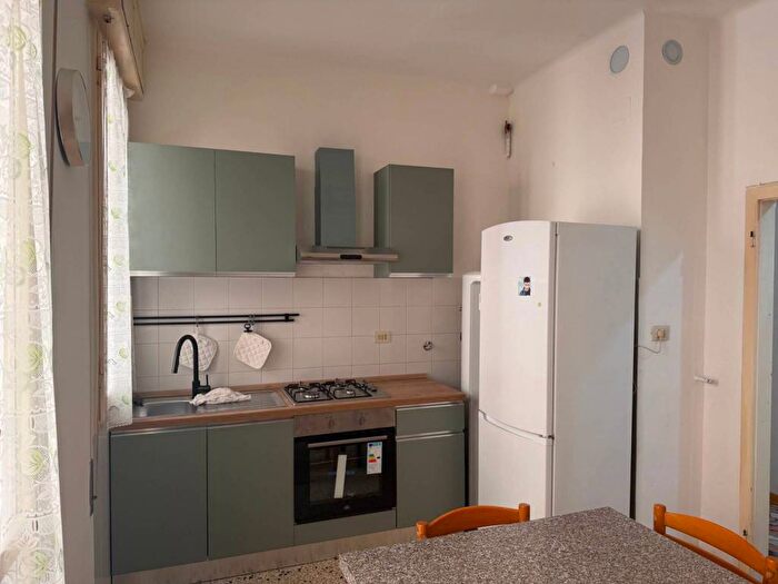 Appartamento trilocale in affitto in Via Mascarella, Irnerio, Bologna