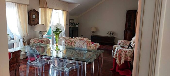 Appartamento con 5 locali in vendita in Viale Giovanni Bovio, Teramo