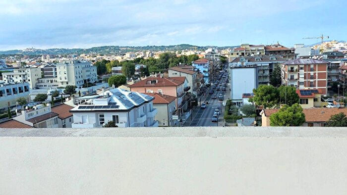 Appartamento trilocale in vendita in Corso Garibaldi, Civitanova Marche