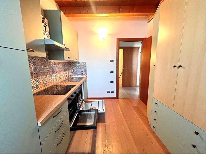 Appartamento con 5 locali in affitto in Contrada Gazzego, Quinto, Verona