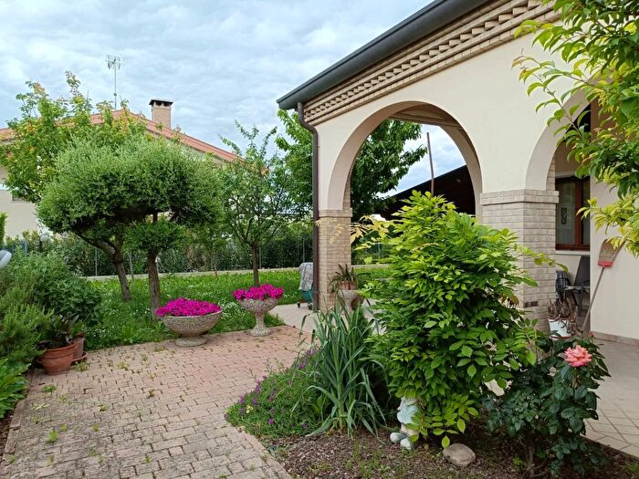 Casa con 6 locali in vendita in Via Lion, Masera Di Padova