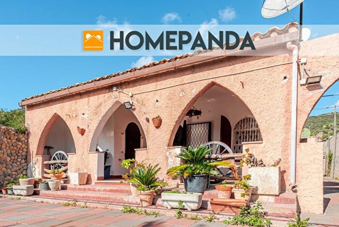 Casa quadrilocale in vendita in Via delle Azalee, Sinnai