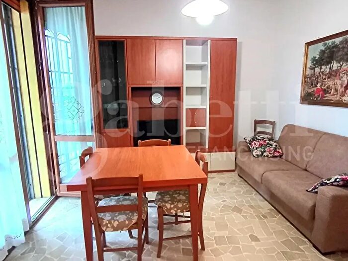 Appartamento trilocale in affitto in Via Spadini, Bologna