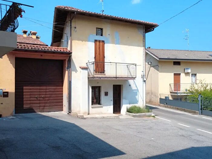 Case in Vendita e in Affitto - 2