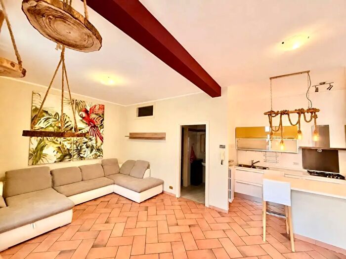 Appartamento con 9 locali in vendita in Via Emilia, Tortona