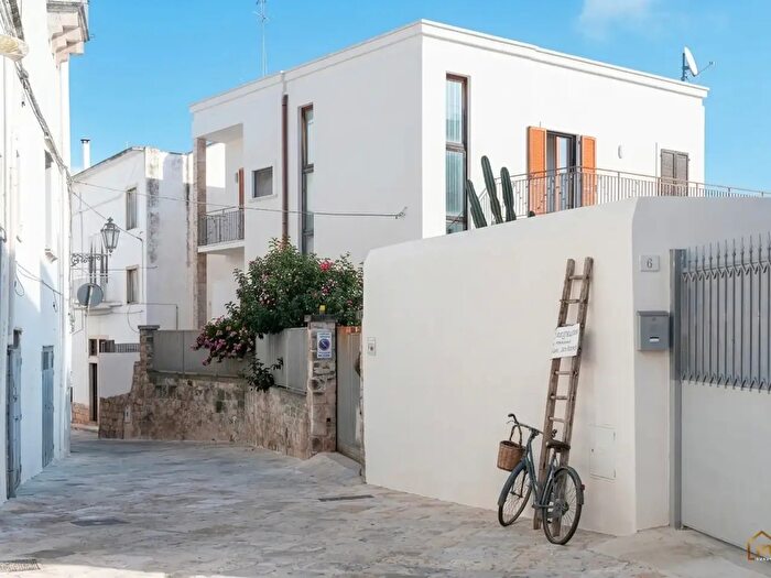 Casa con 7 locali in vendita in Via Francesco Cavallo, Ostuni