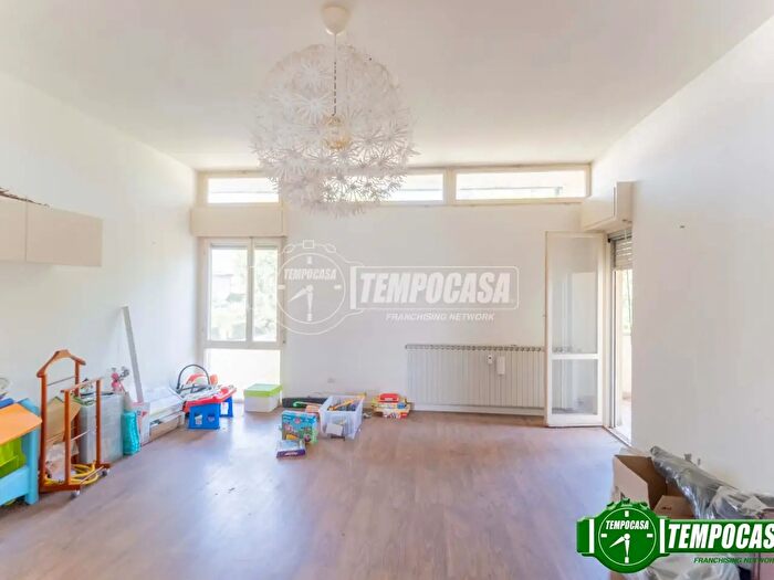 Appartamento trilocale in vendita in Via Val Toce, Inveruno