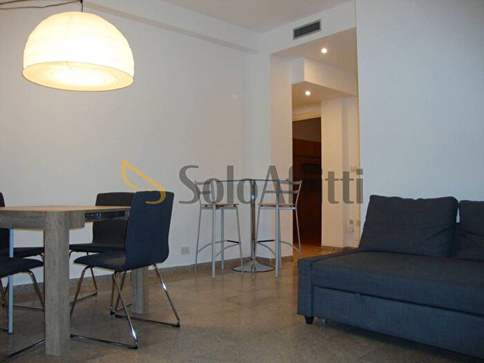 Appartamento trilocale in affitto in Viale Andrea Doria, Centrale, Milano