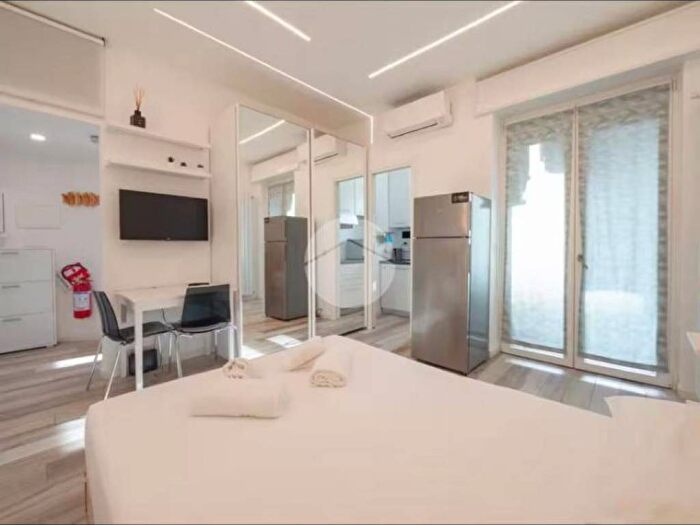 Appartamento monolocale in affitto in Via Cambiasi, Casoretto, Milano
