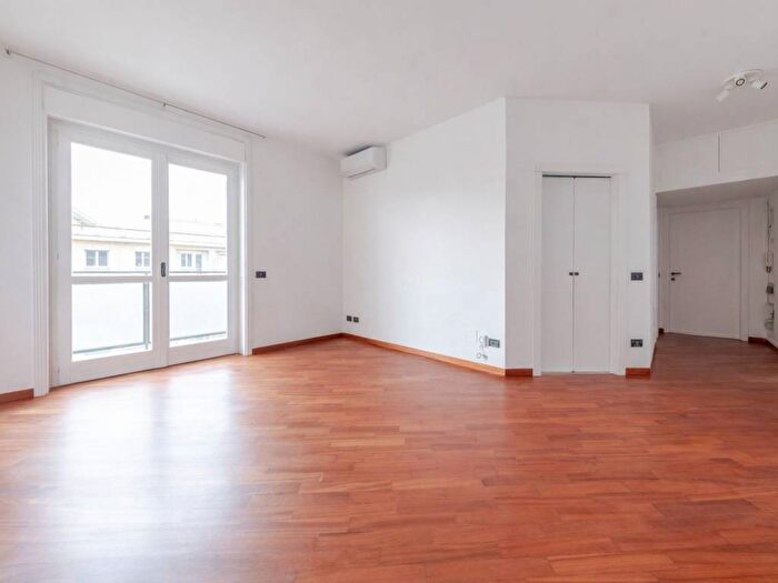 Appartamento bilocale in affitto in Via Montecatini, Solari, Milano