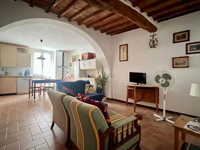 Appartamento quadrilocale in vendita in Asciano