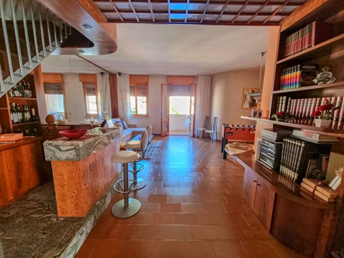 Appartamento con 5 locali in vendita in Via Flaminia, Acqualagna