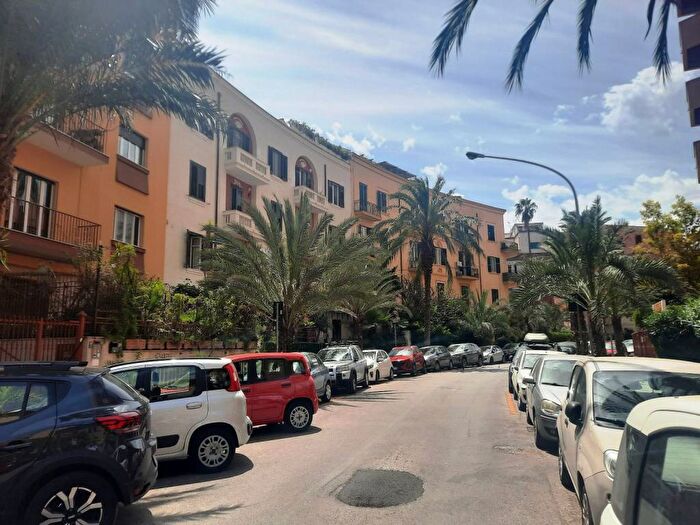 Appartamento bilocale in affitto in Viale Regina Margherita, Zisa, Palermo